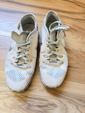 Nike Free TR Fit 5 Womens 6 White Running Training Shoes Used